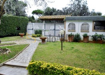 Fiumicino, Fregene - villa indipendente - Villa a Schiera Via Fiorenzuola di Focara, Fiumicino - foto 2