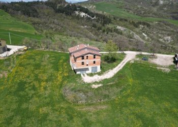 PHOTO-2025-11-12-15-07-46(1).jpg - Casa indipendente Via Villa Di Pereto 2, Sant'Agata Feltria - foto 4