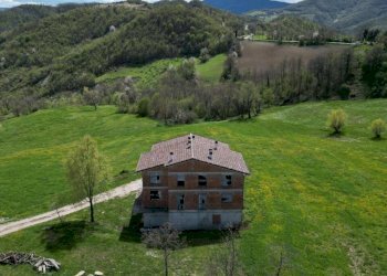 PHOTO-2025-11-12-15-07-50(1).jpg - Casa indipendente Via Villa Di Pereto 2, Sant'Agata Feltria - foto 8