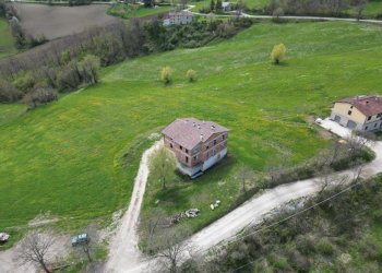 PHOTO-2025-11-12-15-07-51(2).jpg - Casa indipendente Via Villa Di Pereto 2, Sant'Agata Feltria - foto 13