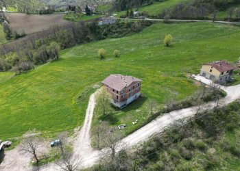 PHOTO-2025-11-12-15-07-51(4).jpg - Casa indipendente Via Villa Di Pereto 2, Sant'Agata Feltria - foto 15