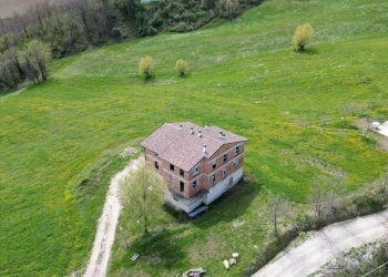 PHOTO-2025-11-12-15-07-51.jpg - Casa indipendente Via Villa Di Pereto 2, Sant'Agata Feltria - foto 16