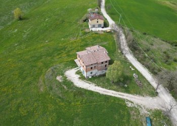 PHOTO-2025-11-12-15-07-52(1).jpg - Casa indipendente Via Villa Di Pereto 2, Sant'Agata Feltria - foto 17