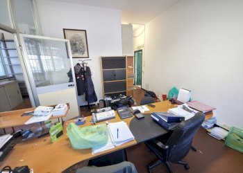 20251024_110757.jpg - Magazzino Via del Commercio 27, Genova (zona Nervi) - foto 5