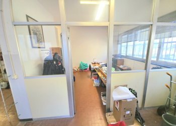 20251024_110648.jpg - Magazzino Via del Commercio 27, Genova (zona Nervi) - foto 12