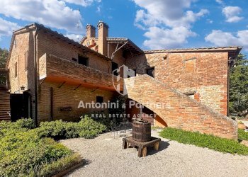 casale il falcone 14.jpg - Casale Via dei Partigiani, Castiglione del Lago - foto 18