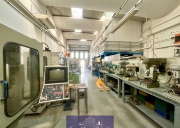 WhatsApp Image 2025-11-11 at 18.27.15 (6).jpeg - Locale Commerciale Via Castronella, Campi Bisenzio - foto 6