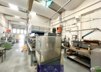 WhatsApp Image 2025-11-11 at 18.27.15 (7).jpeg - Locale Commerciale Via Castronella, Campi Bisenzio - foto 7