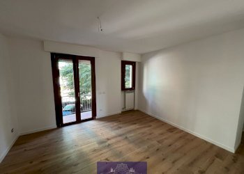 WhatsApp Image 2025-09-25 at 09.41.55.jpeg - Trilocale Via Caponsacchi, Firenze - foto 9