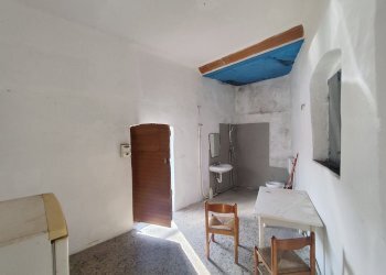 Locale Commerciale via San Donà di Piave, Genova (zona Rivarolo) - foto 4