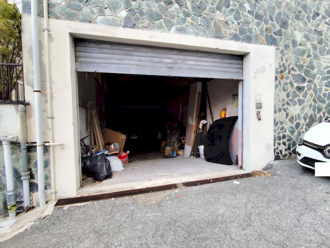 Warehouse via Vezzani, Genova (neighborhood Rivarolo) - photo 1