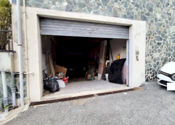 Warehouse via Vezzani, Genova (neighborhood Rivarolo) - photo 1