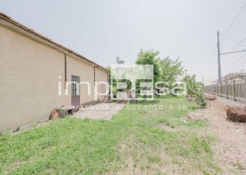 scoperto posteriore - Magazzino viale della resistenza
 
8, Quarto d'Altino - foto 6