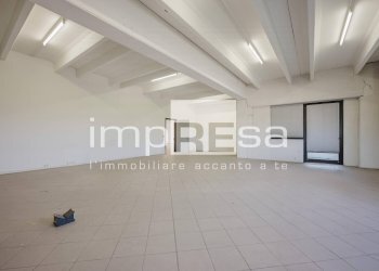 spazi primo piano - Locale Commerciale via botticelli, Mogliano Veneto - foto 10