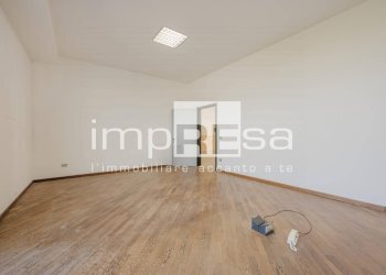 spazi primo piano - Locale Commerciale via botticelli, Mogliano Veneto - foto 13