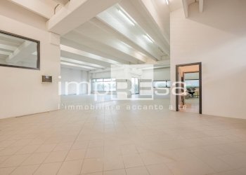 spazi piano terra - Locale Commerciale via botticelli, Mogliano Veneto - foto 1