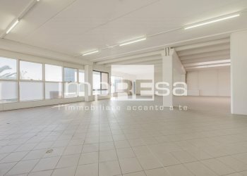 spazi primo piano - Locale Commerciale via botticelli, Mogliano Veneto - foto 17