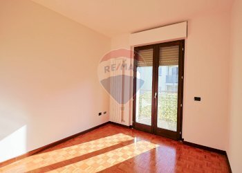 Camera da letto - Trilocale Via Statale
 
3/C, Cadegliano-Viconago - foto 15