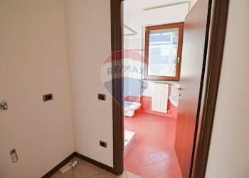 Antibagno/Lavanderia - Trilocale Via Statale
 
3/C, Cadegliano-Viconago - foto 20