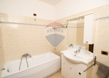 Bagno - Trilocale Via Statale
 
3/C, Cadegliano-Viconago - foto 23