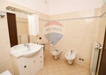 Bagno - Trilocale Via Statale
 
3/C, Cadegliano-Viconago - foto 24