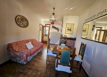 soggiorno con camino - Appartamento via lavatoio
 
1, Comerio - foto 5