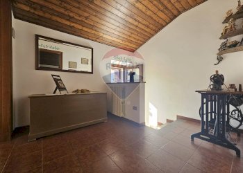 Hall / corridoio - Appartamento via lavatoio
 
1, Comerio - foto 12