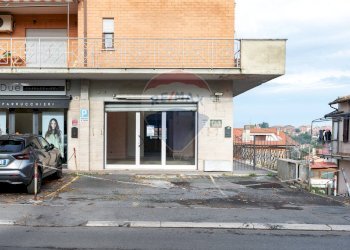 Edificio all\'aperto - Locale Commerciale Via Antonio Gramsci
 
100, Monterotondo - foto 3