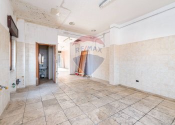 Stanza vuota - Locale Commerciale Via Antonio Gramsci
 
100, Monterotondo - foto 12