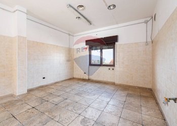 Stanza vuota - Locale Commerciale Via Antonio Gramsci
 
100, Monterotondo - foto 15