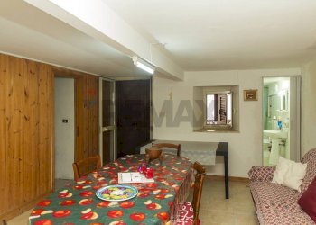 Sala da pranzo - Appartamento Corso Vittorio Emanuele
 
62, Letojanni - foto 19