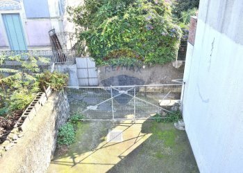 Giardino - Casa indipendente Via Nazionale Mangano
 
284, Acireale - foto 32