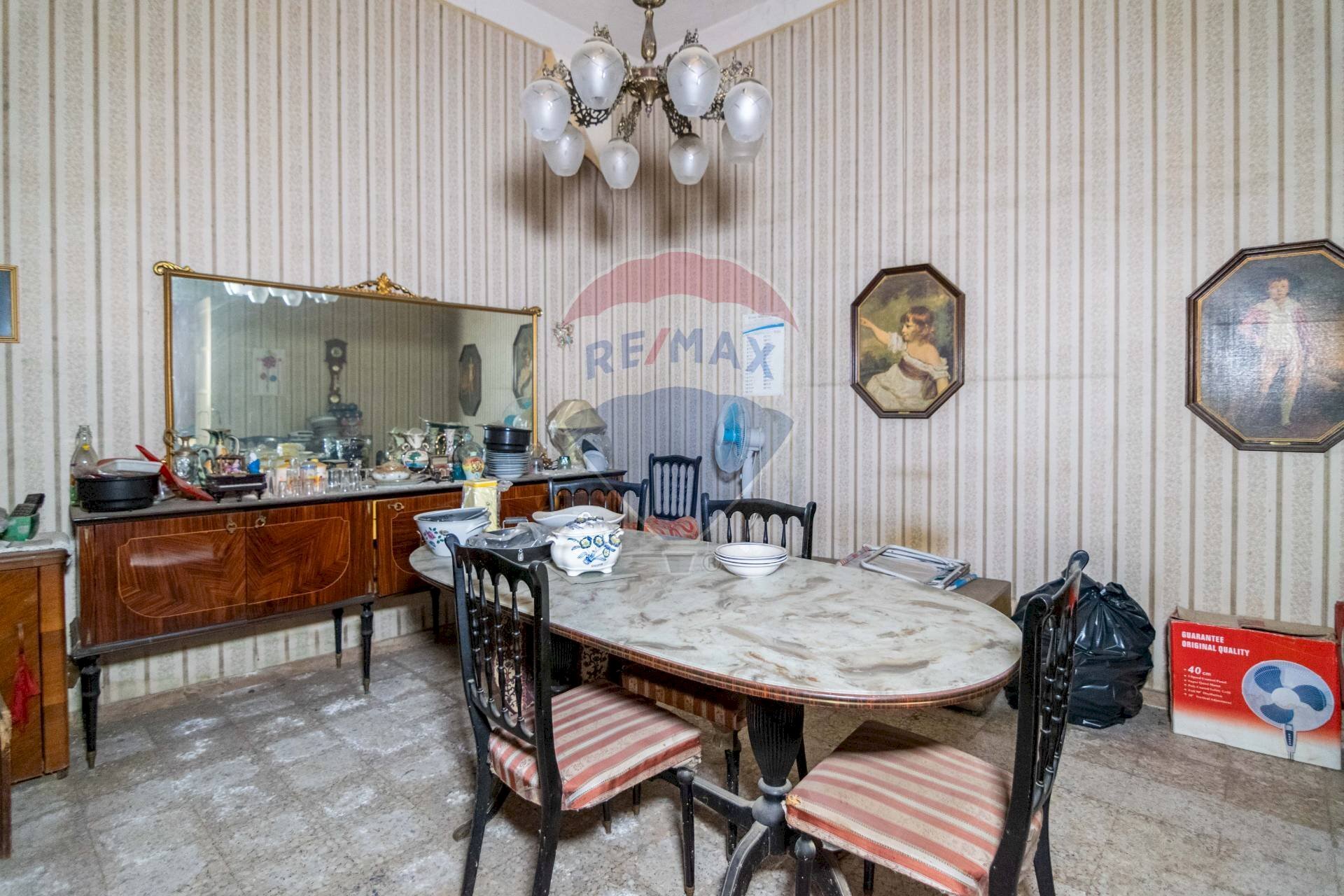 Sala da pranzo - Independent house Via Etna
 
5, San Giovanni la Punta - photo 1