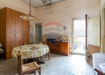 Sala da pranzo - Independent house Via Etna
 
5, San Giovanni la Punta - photo 7