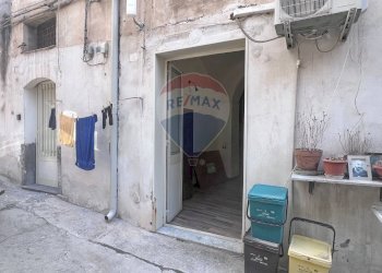 Edificio all\'aperto - Casa semi indipendente VIA DANIELE
 
9, Catania - foto 13