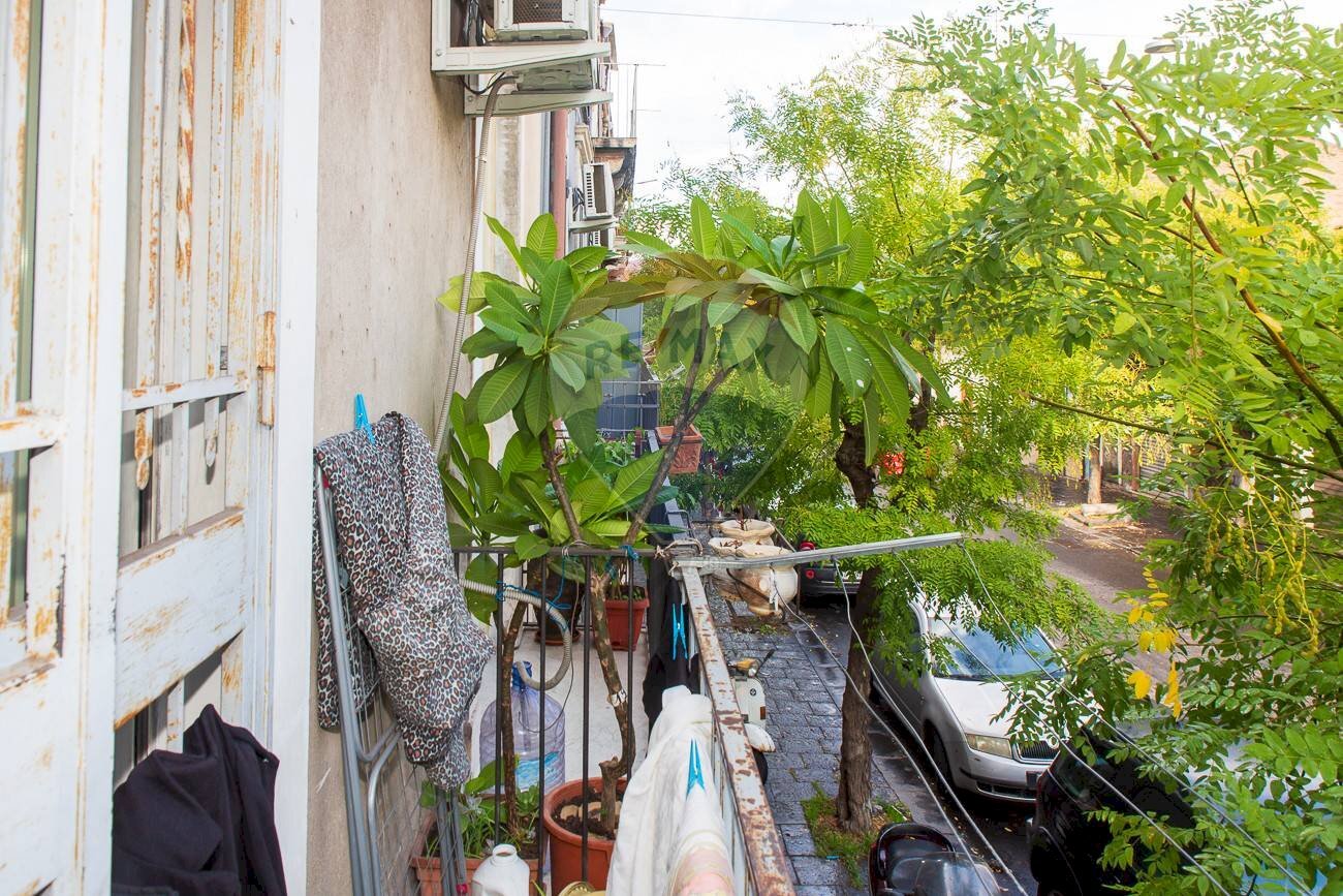 Balcone - Bilocale Via Plebiscito
 
785, Catania - foto 2