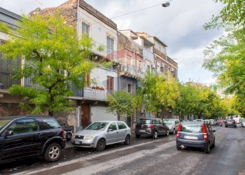 Edificio all\'aperto - Bilocale Via Plebiscito
 
785, Catania - foto 3