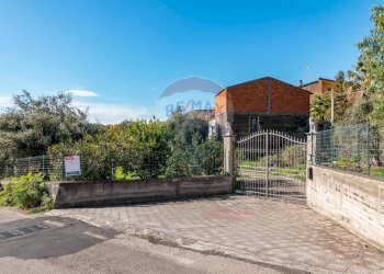 Ingresso giardino - Casa indipendente via nicolosi
 
8, Ragalna - foto 1