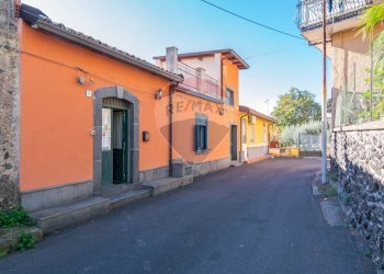 Ingresso su strada - Casa indipendente via nicolosi
 
8, Ragalna - foto 3