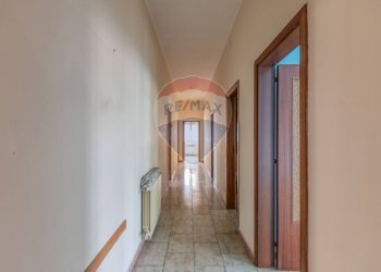 Hall / corridoio - Appartamento Via Roma
 
321, Caltagirone - foto 9