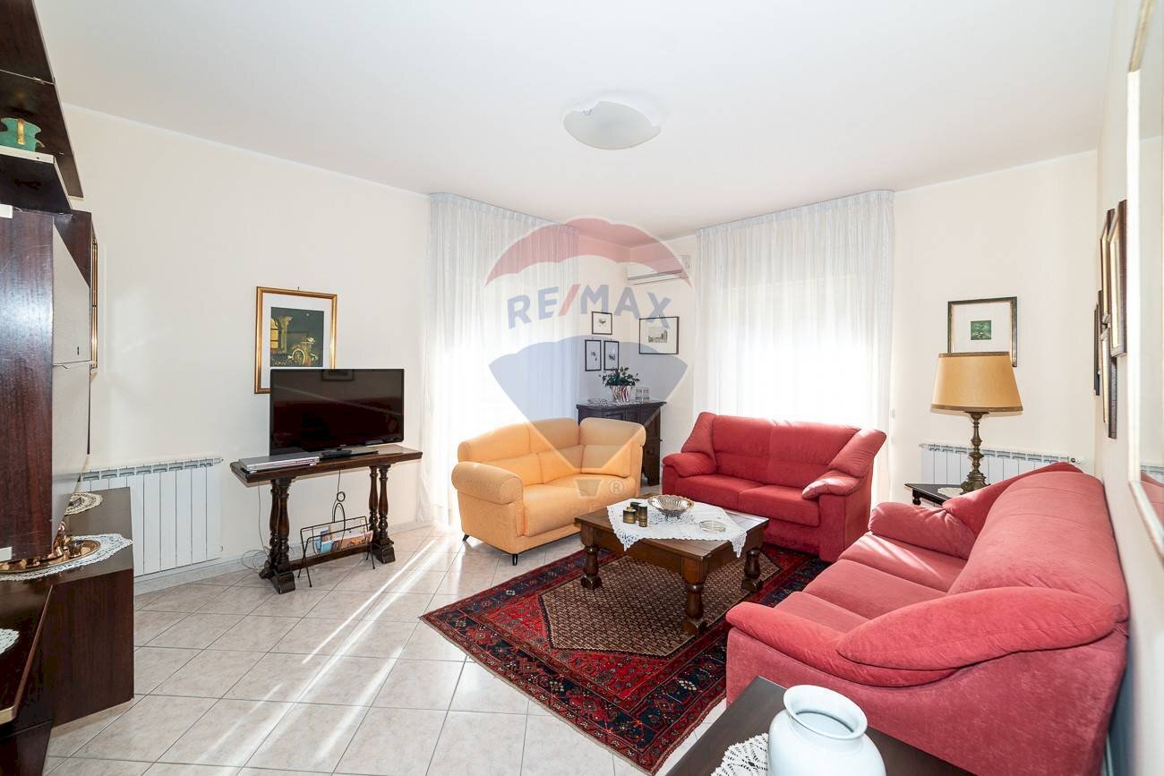 Soggiorno - Three-room apartment Via Sant'Antonio Abate
 
54, Misterbianco - photo 1