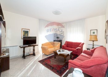 Soggiorno - Trilocale Via Sant'Antonio Abate
 
54, Misterbianco - foto 1