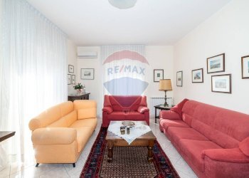 Soggiorno - Trilocale Via Sant'Antonio Abate
 
54, Misterbianco - foto 2