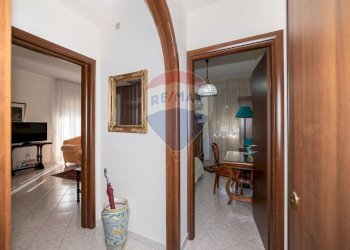 Hall / corridoio - Trilocale Via Sant'Antonio Abate
 
54, Misterbianco - foto 8