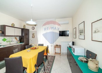 Sala da pranzo - Trilocale Via Sant'Antonio Abate
 
54, Misterbianco - foto 10