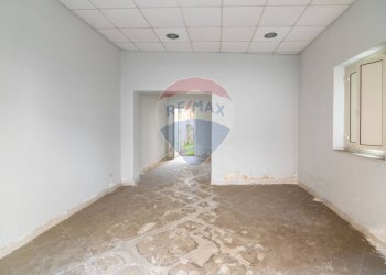 Stanza vuota - Locale Commerciale Via Etna
 
9, San Giovanni la Punta - foto 1