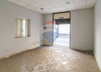 Stanza vuota - Locale Commerciale Via Etna
 
9, San Giovanni la Punta - foto 2