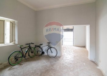 Stanza vuota - Locale Commerciale Via Etna
 
9, San Giovanni la Punta - foto 4