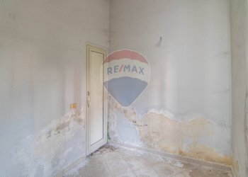 Stanza vuota - Locale Commerciale Via Etna
 
9, San Giovanni la Punta - foto 6