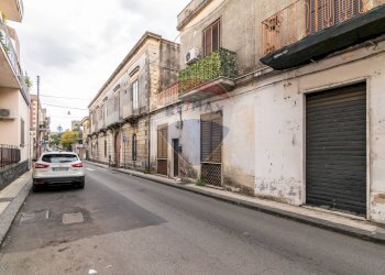 Edificio all\'aperto - Locale Commerciale Via Etna
 
9, San Giovanni la Punta - foto 11